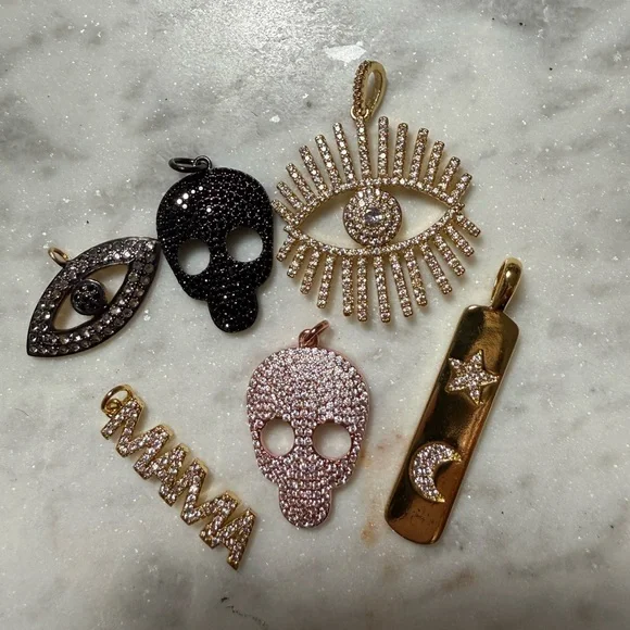 Lot of fun pendants for jewelry making skulls evil eye mama - Picture 1 of 7